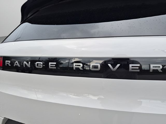 Used 2025 Land Rover Range Rover Sport SE AWD/4WD image 31