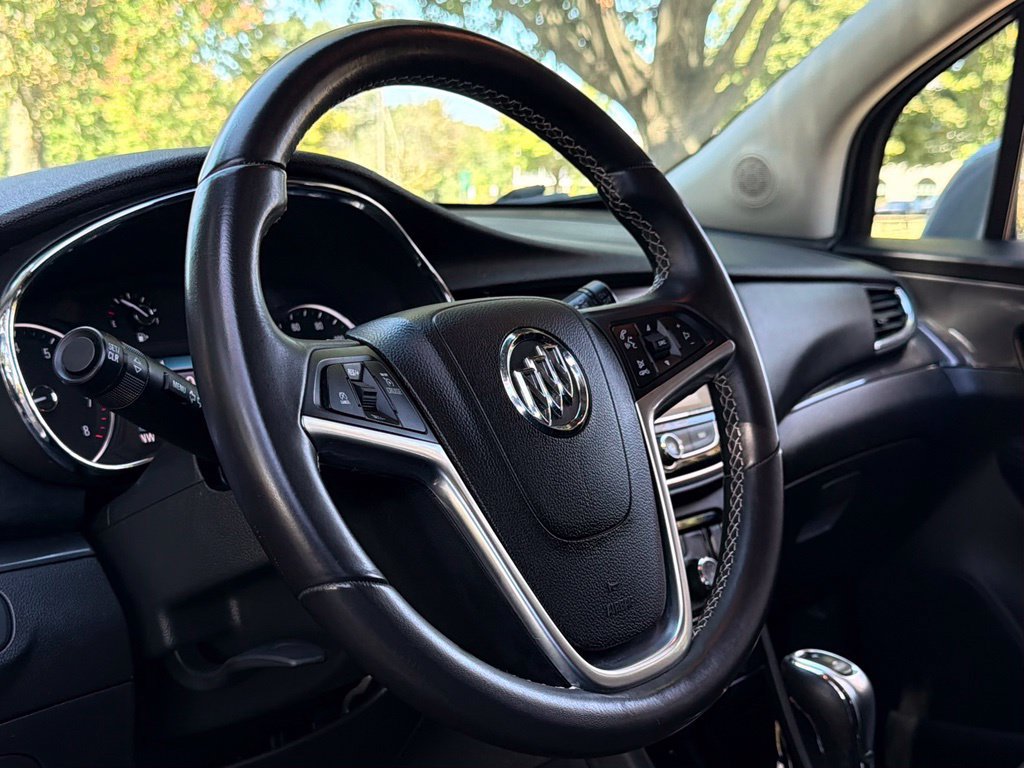Used 2020 Buick Encore Preferred w/ LPO, Road Trip Package FWD image 19