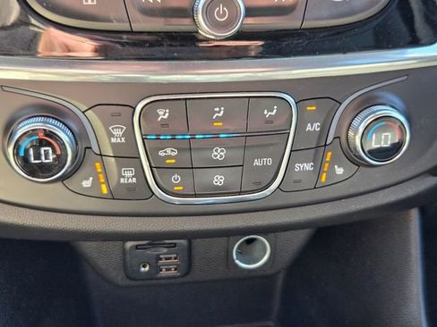 Used 2021 Chevrolet Traverse RS w/ LPO, Floor Liner Package FWD image 23