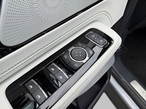 Used 2025 Lincoln Aviator Black Label AWD/4WD image 13