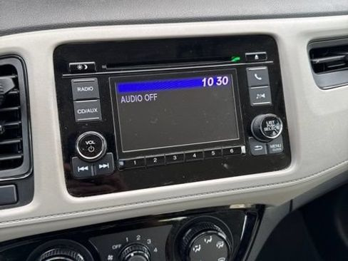Used 2017 Honda HR-V LX image 3