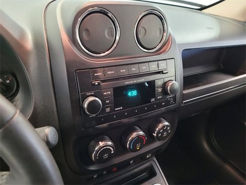 Used 2012 Jeep Patriot Latitude w/ Altitude Pkg image 19