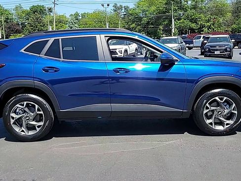 Used 2024 Chevrolet Trax LT w/ Driver Confidence Package FWD image 9