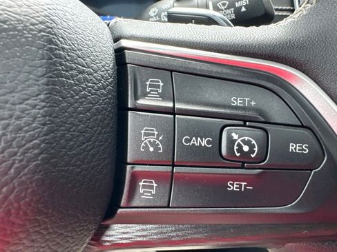 Used 2023 Jeep Grand Cherokee L Laredo RWD image 16