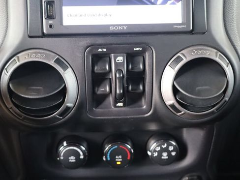 Used 2015 Jeep Wrangler Unlimited Sport w/ Quick Order Package 24S AWD/4WD image 26