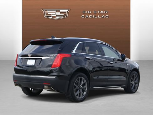 Used 2018 Cadillac XT5 Luxury w/ Driver Awareness Package image 5