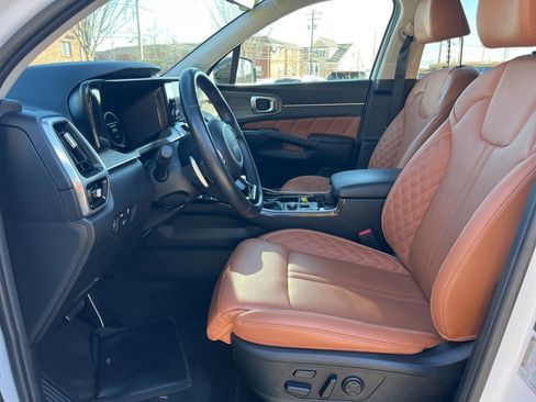 Used 2023 Kia Sorento SX Prestige image 12