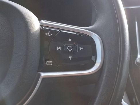 Used 2021 Volvo S60 T5 Inscription image 23