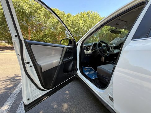 Used 2015 Toyota RAV4 LE FWD image 13