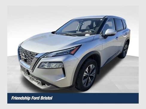 Used 2023 Nissan Rogue SV image 1