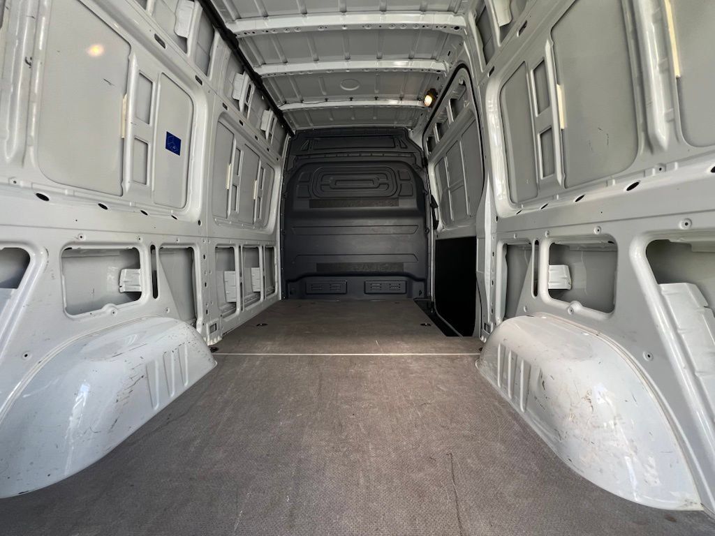 Used 2025 Mercedes-Benz Sprinter 2500 image 37