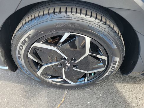 Used 2022 Hyundai Ioniq 5 SE w/ Cargo Package image 34