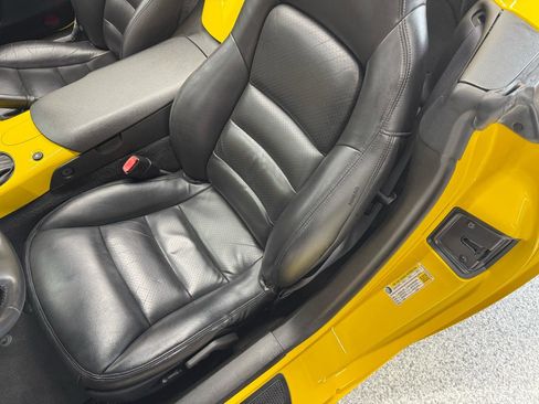 Used 2006 Chevrolet Corvette Convertible w/ Preferred Equipment Group RWD image 41
