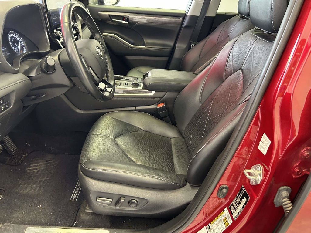 Used 2021 Toyota Highlander Platinum AWD/4WD image 16