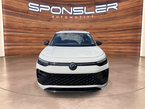 Used 2026 Volkswagen Tiguan SE R-Line AWD/4WD image 9