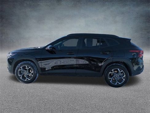 Certified 2025 Chevrolet Trax LT image 6