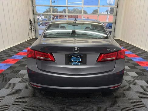 Used 2018 Acura TLX w/ Technology Package FWD image 4