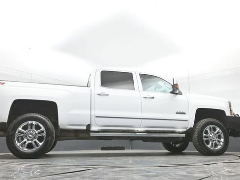 Used 2019 Chevrolet Silverado 2500 High Country w/ Duramax Plus Package image 49