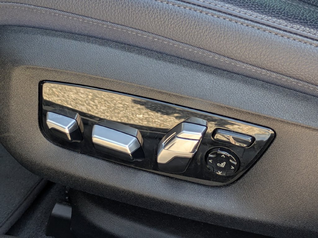 Used 2019 BMW 530i RWD image 12