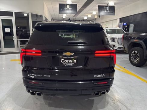 Used 2025 Chevrolet Traverse High Country w/ LPO, Floor Liner Package AWD/4WD image 7