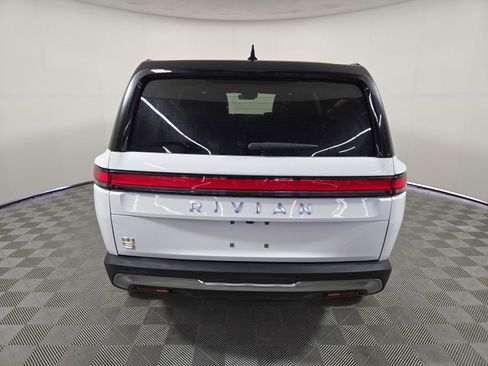 Used 2022 Rivian R1S Launch Edition image 4
