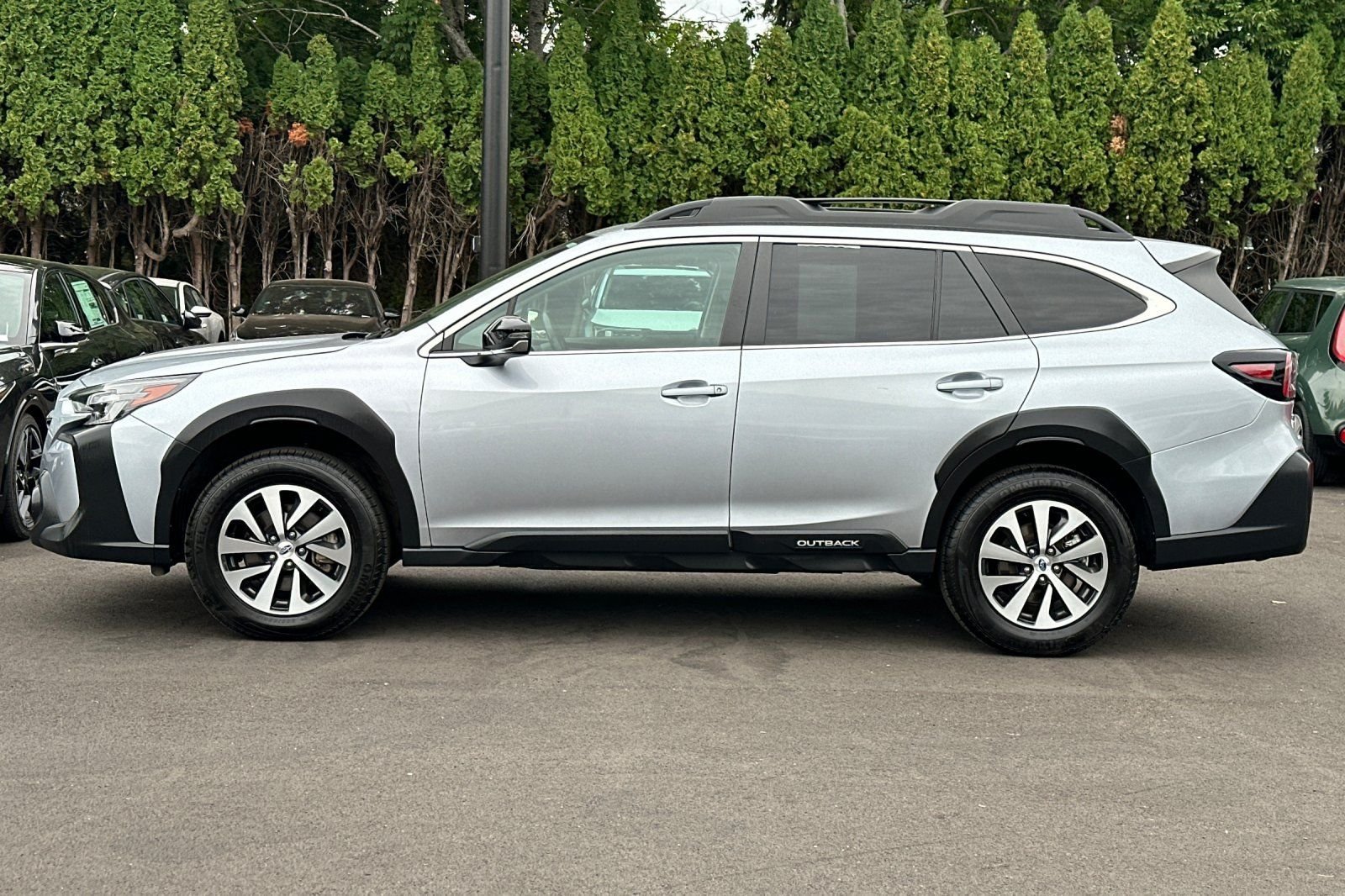 Used 2025 Subaru Outback Premium AWD/4WD image 7