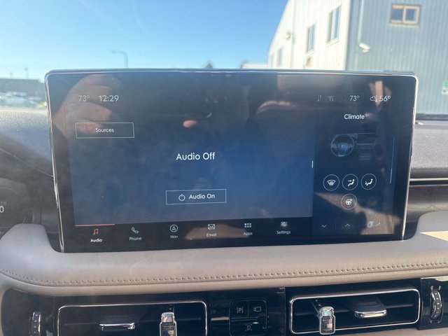 Used 2022 Lincoln Nautilus Reserve w/ Equipment Group 202A AWD/4WD image 2