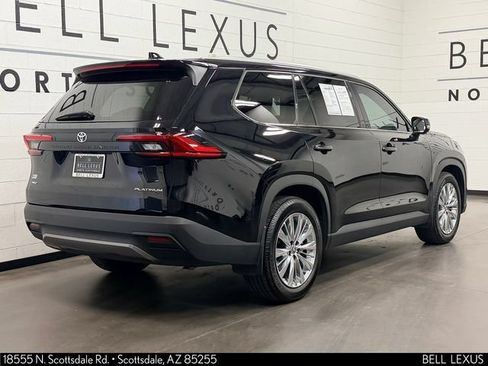 Used 2024 Toyota Grand Highlander AWD image 4