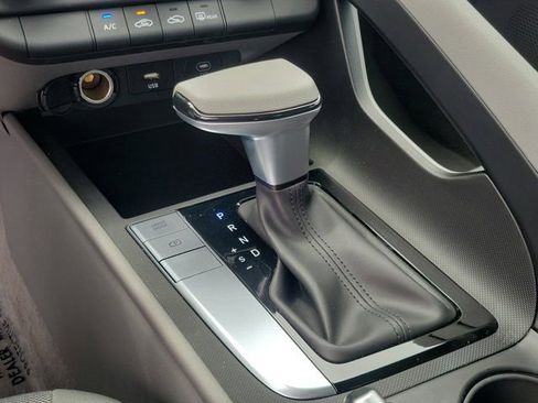 Used 2025 Hyundai Elantra SE w/ Cargo Package image 28