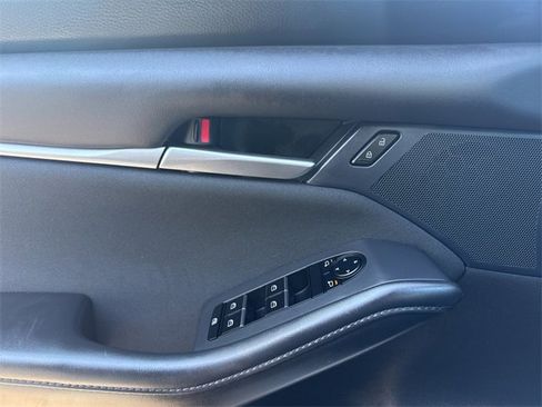 Used 2025 MAZDA MAZDA3 s image 18
