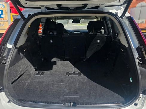 Certified 2025 Volvo XC90 T8 Plus w/ Protection Package Premier image 7