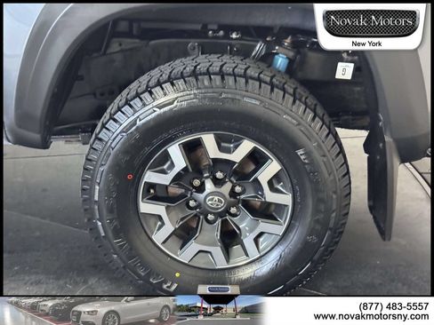 Used 2022 Toyota Tacoma TRD Off-Road AWD/4WD image 6