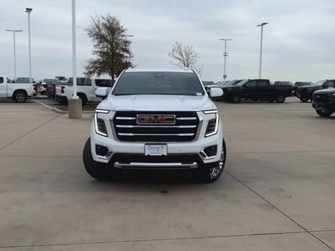 New 2026 GMC Yukon Elevation image 3