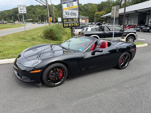 Used 2005 Chevrolet Corvette Convertible RWD image 10