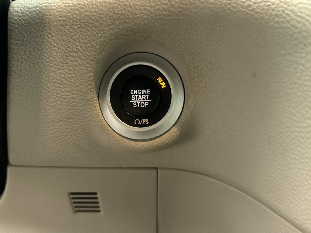 Used 2023 Chrysler Pacifica Touring-L w/ Uconnect Theater Family Group AWD/4WD image 22
