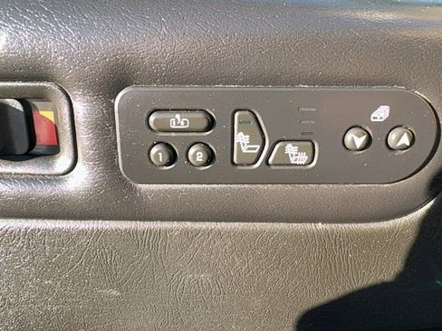 Used 2005 HUMMER H2 SUT w/ Preferred Equipment Group image 18