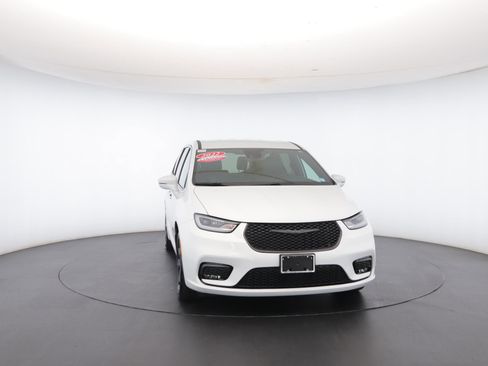 Used 2022 Chrysler Pacifica Touring-L w/ S Appearance Package image 44