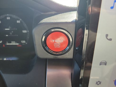 Certified 2025 Toyota Tacoma TRD Off-Road image 35