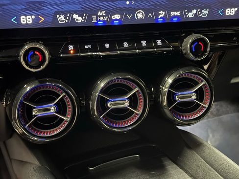 Used 2024 Chevrolet Blazer EV RS image 40