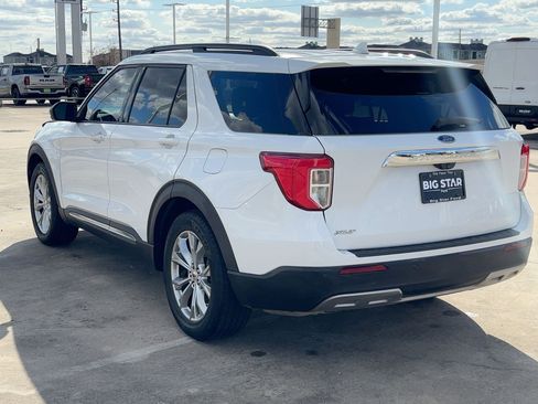 Used 2020 Ford Explorer XLT w/ Equipment Group 202A image 6