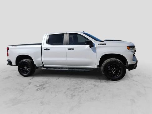 Used 2024 Chevrolet Silverado 1500 LT Trail Boss w/ Convenience Package II AWD/4WD image 9