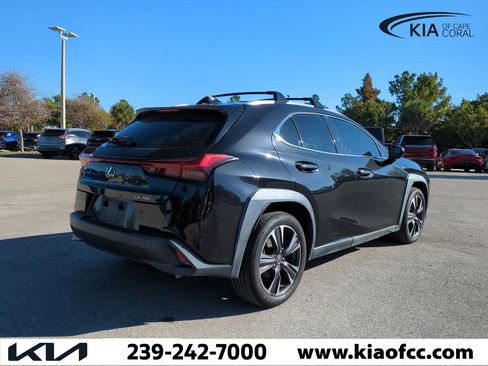 Used 2019 Lexus UX 200 image 5