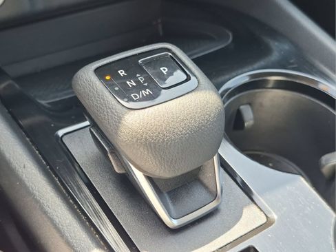 Used 2023 Nissan Rogue SV AWD/4WD image 15