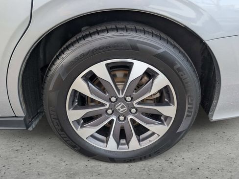 Certified 2024 Honda Odyssey EX-L image 7