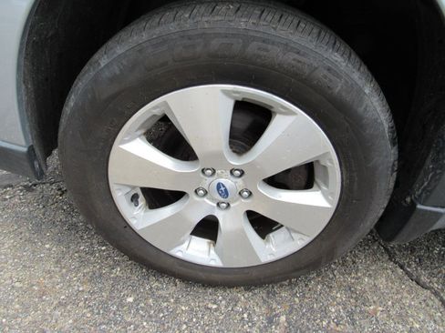 Used 2012 Subaru Outback 3.6R Limited AWD/4WD image 14