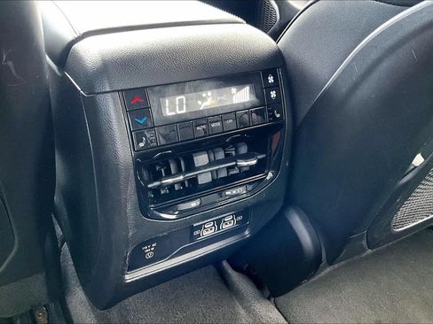 Used 2021 Jeep Grand Cherokee L Limited RWD image 24
