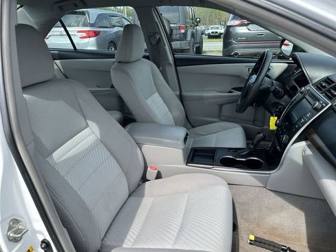 Used 2016 Toyota Camry LE FWD image 25