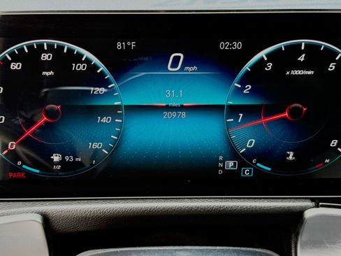 Used 2022 Mercedes-Benz GLB 250 w/ Premium Package Lite image 17