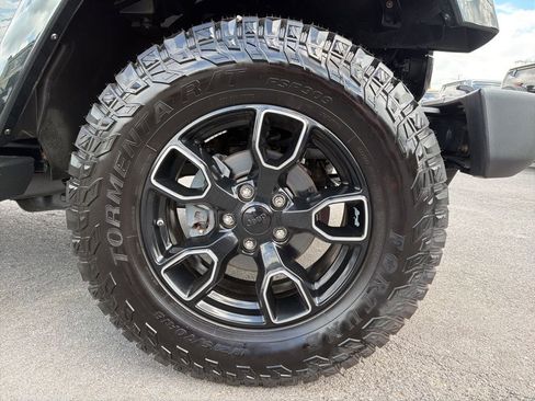 Used 2012 Jeep Wrangler Sahara w/ Connectivity Group AWD/4WD image 13