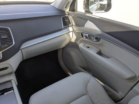 Certified 2023 Volvo XC90 B5 Core w/ Protection Package Premier image 23